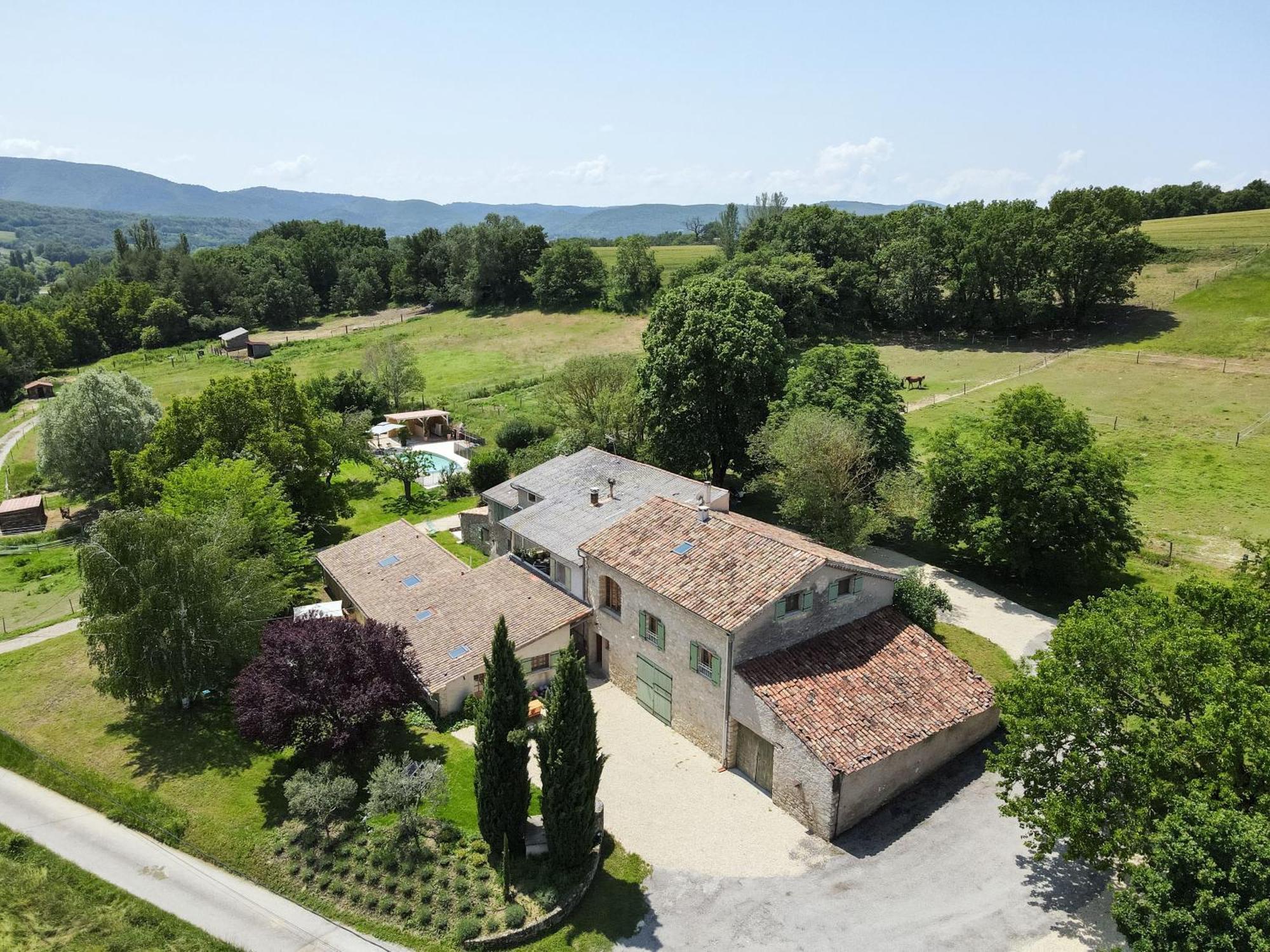 Domaine Bellavigne Gites Et Spa Forcalquier Buitenkant foto